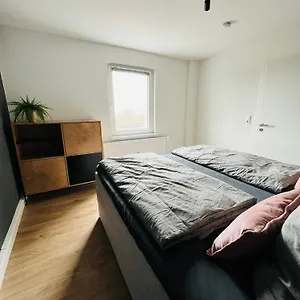 Apartment Shadow Sleep 2.0, Schonungen